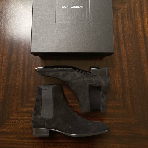 Saint Laurent Wyatt Suede Chelsea Boots - Picture 3 of 11